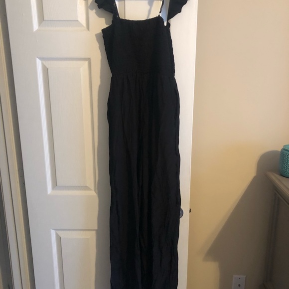 Black Ruffle Strap Smocked Waist Jumpsuit Size L - Picture 2 of 5